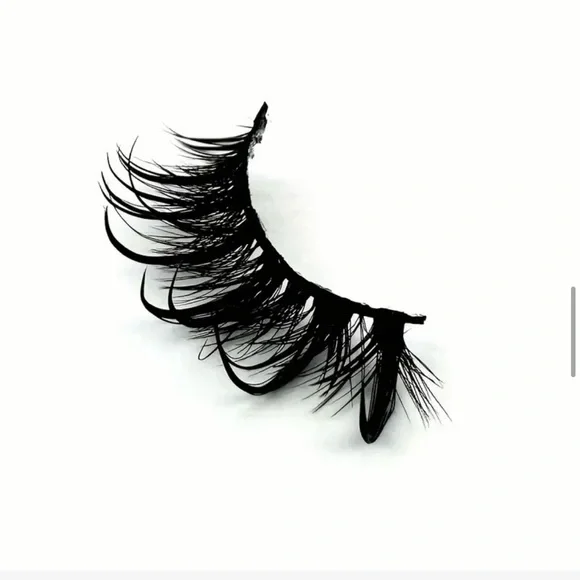 💜 6 Pairs of Fluffy Full 3D Eyelashes 💜 - Picture 7 of 10